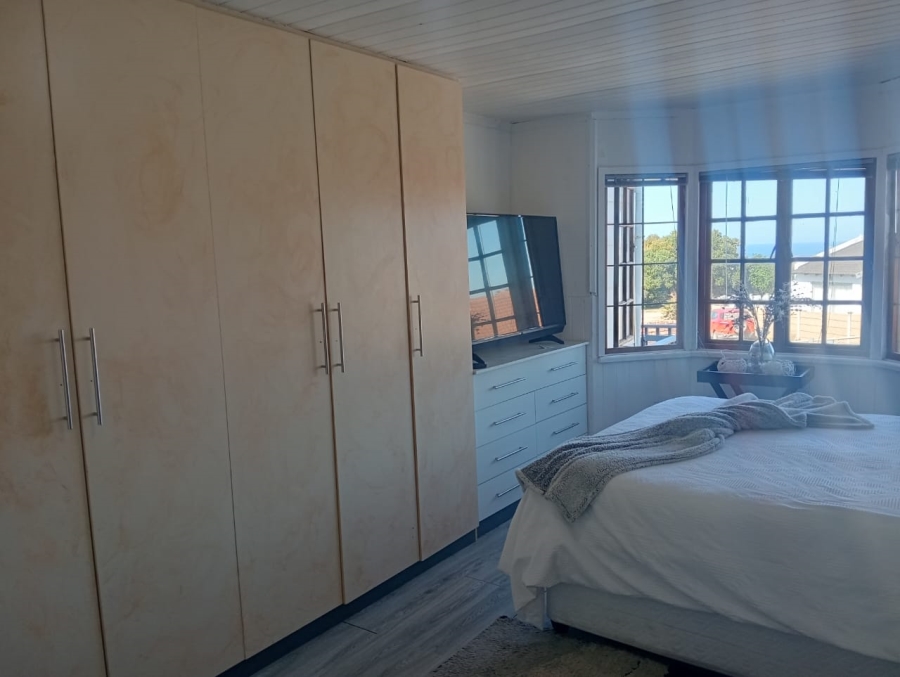 3 Bedroom Property for Sale in Wavecrest Eastern Cape